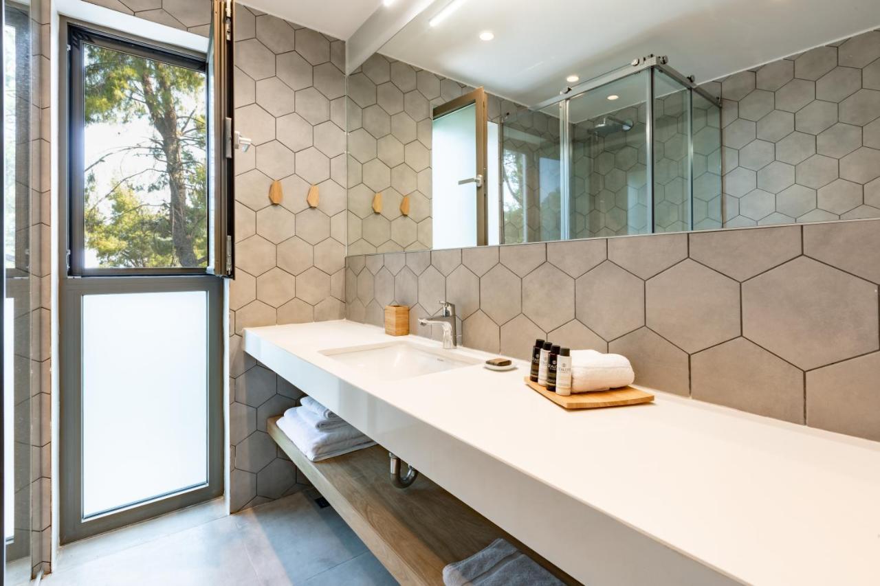 Eos Luxury Suites Kriopigi Exterior photo