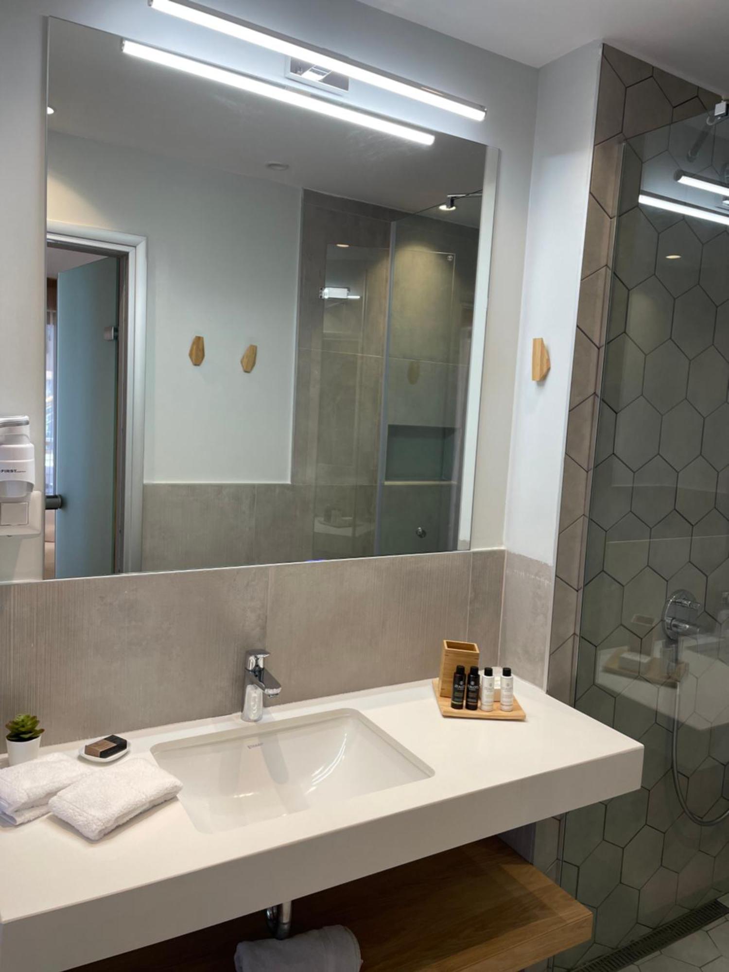 Eos Luxury Suites Kriopigi Exterior photo