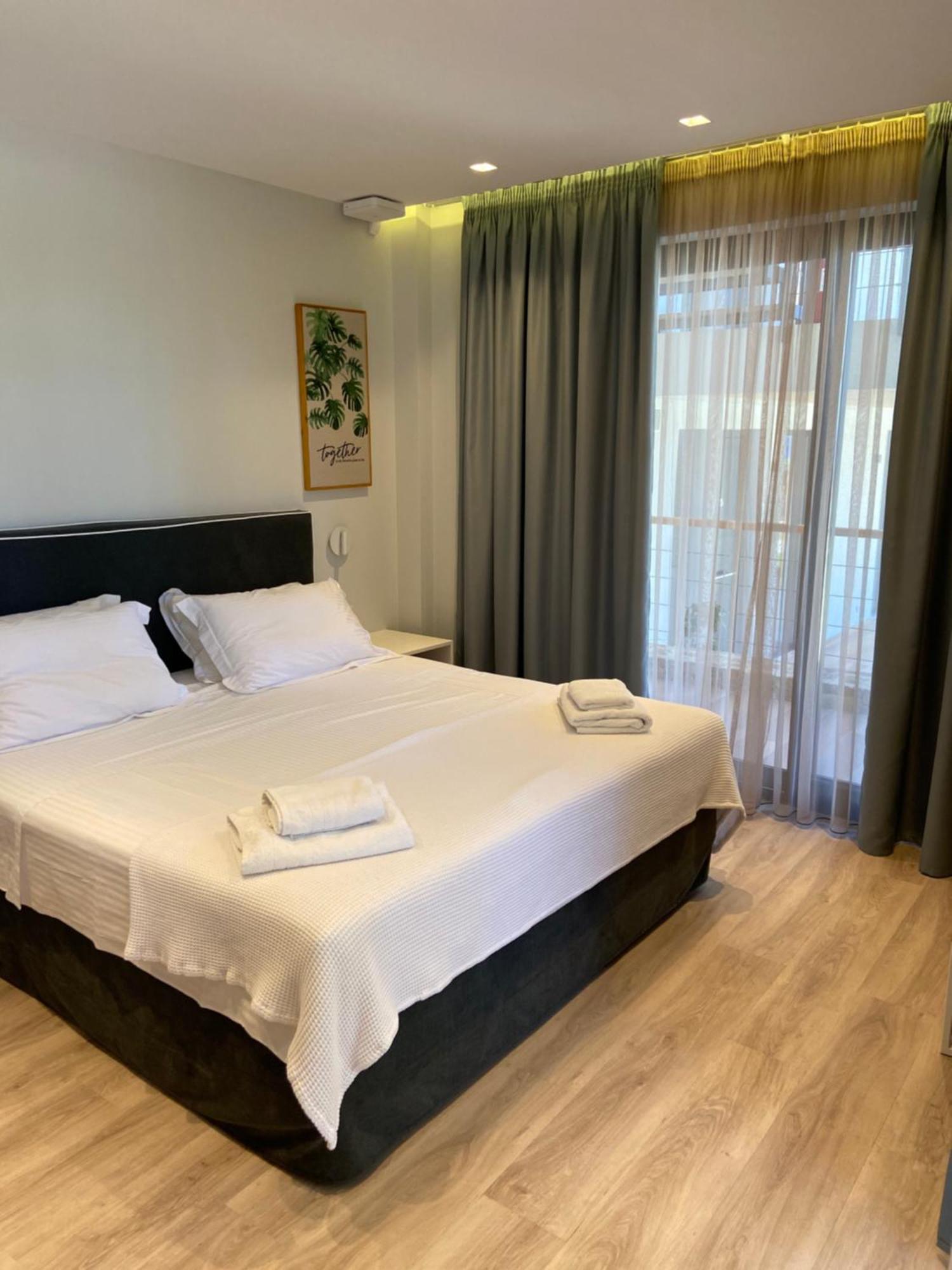 Eos Luxury Suites Kriopigi Exterior photo
