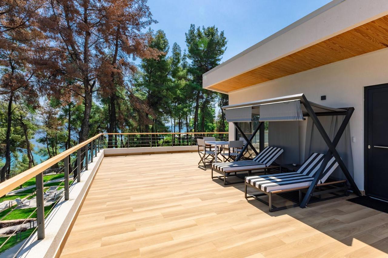 Eos Luxury Suites Kriopigi Exterior photo