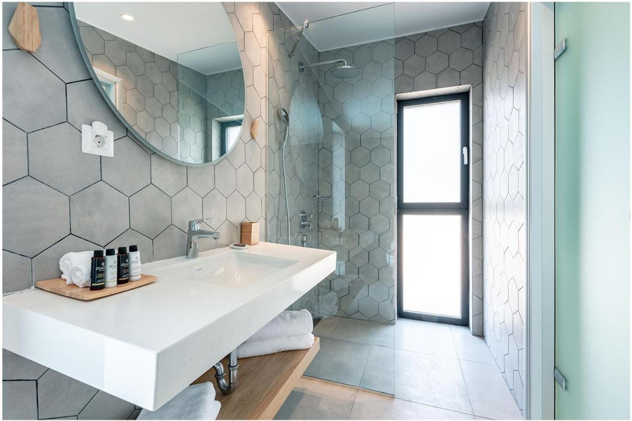 Eos Luxury Suites Kriopigi Exterior photo