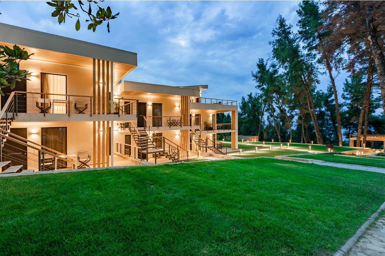 Eos Luxury Suites Kriopigi Exterior photo