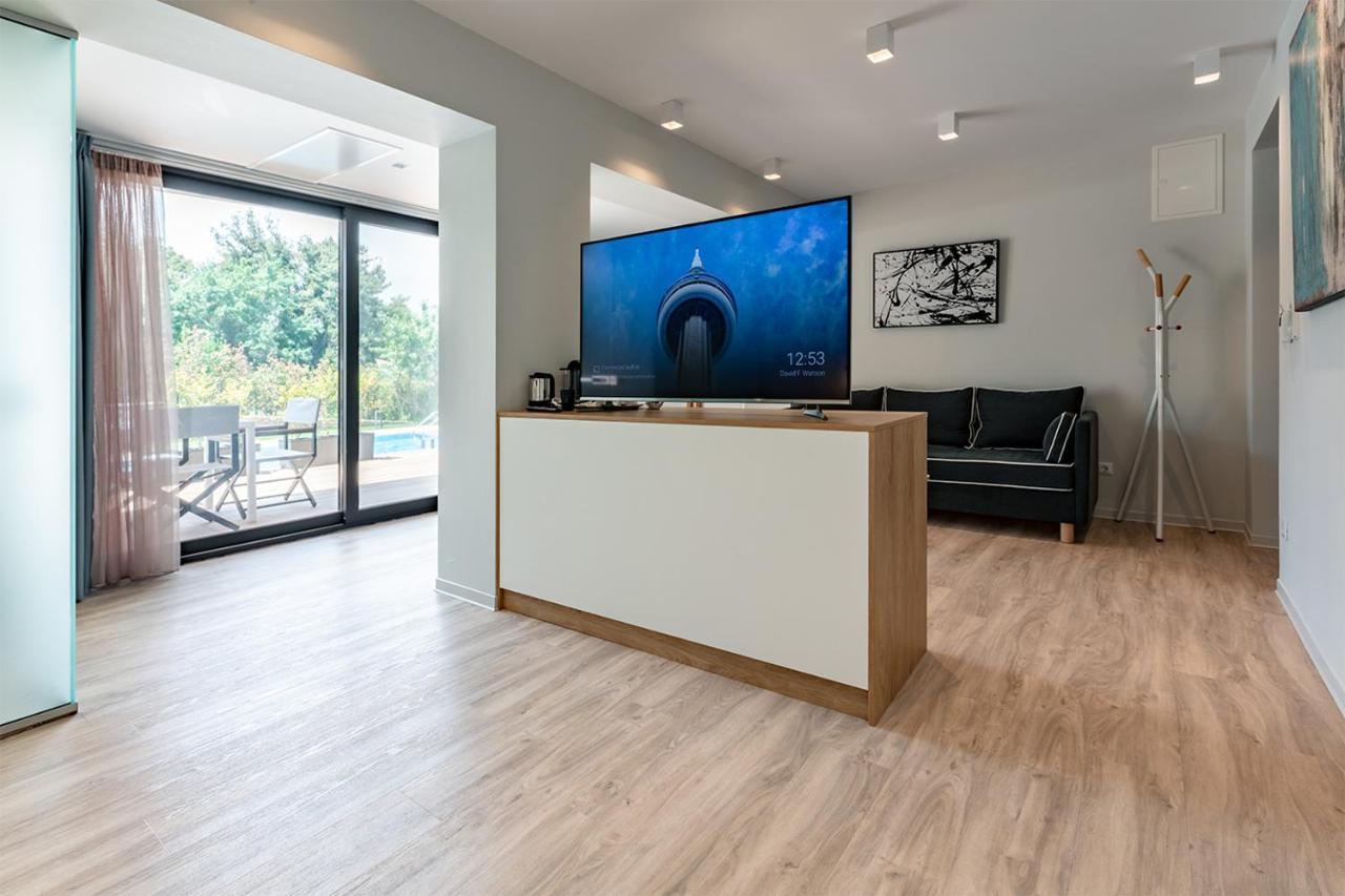 Eos Luxury Suites Kriopigi Exterior photo